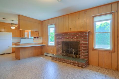 318 Vaughan Ave, Dublin, VA 24084 photo 8