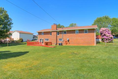 318 Vaughan Ave, Dublin, VA 24084 photo 3