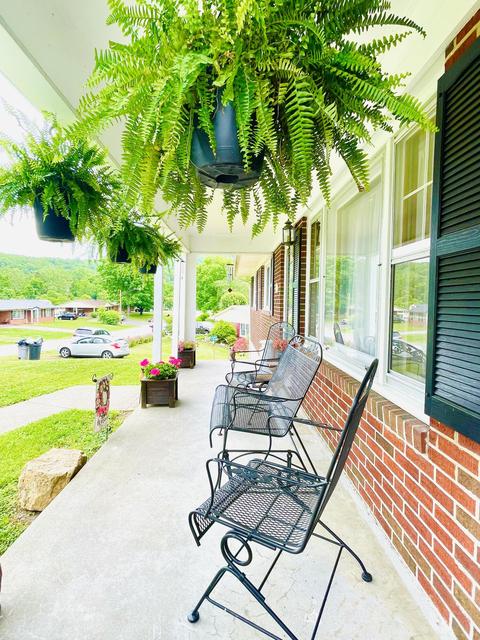 409 Winding Way, Covington, VA 24426 photo 3