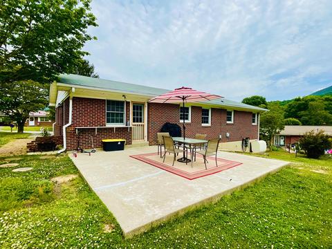 409 Winding Way, Covington, VA 24426 photo 8