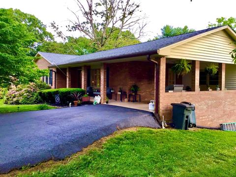 6025 Oakview Ave, Dublin, VA 24084 photo 3