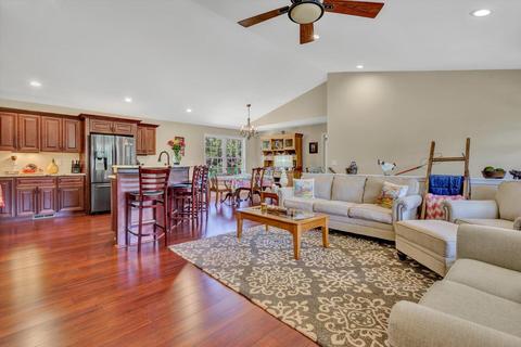 3294 Ayers Rd, Moneta, VA 24121 photo 5