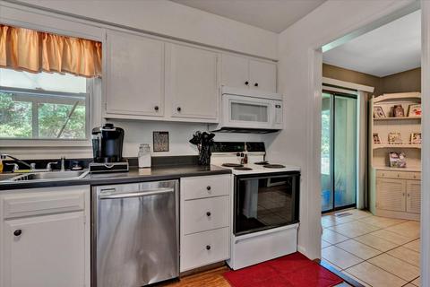 714 Estates Rd SE, Roanoke, VA 24014 photo 9