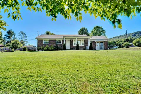 3109 Quesenberry Pl, Draper, VA 24324 photo 2