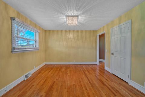 3109 Quesenberry Pl, Draper, VA 24324 photo 9