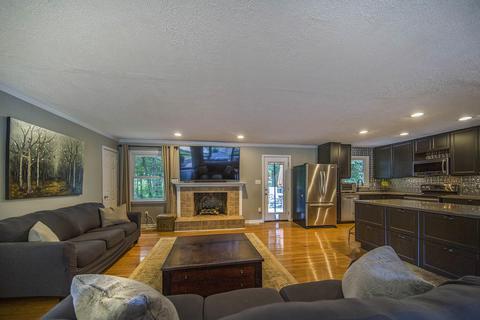 75 Frederick Cir, Hardy, VA 24101 photo 2