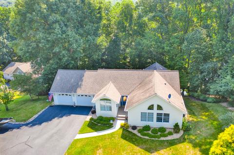 258 Chestnut Pointe Dr, Hardy, VA 24101 photo 2