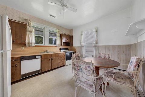 900 Bowman Ave, Salem, VA 24153 photo 16
