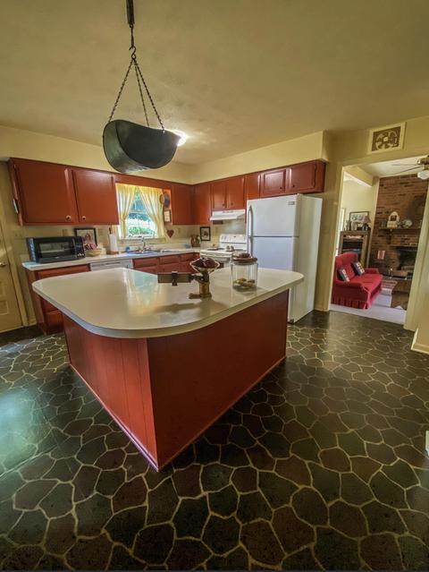 107 Maple Ln, Covington, VA 24426 photo 4