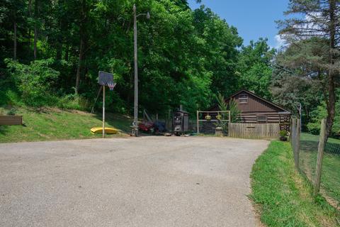455 Booth Rd, Elliston, VA 24087 photo 16