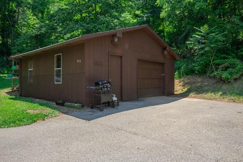 455 Booth Rd, Elliston, VA 24087 photo 15