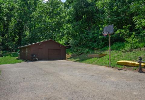 455 Booth Rd, Elliston, VA 24087 photo 14