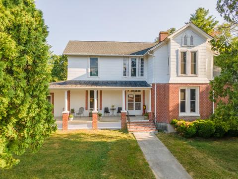 406 E Main St, Floyd, VA 24091 photo 2