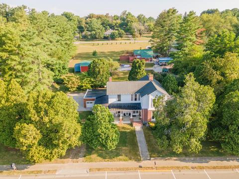 406 E Main St, Floyd, VA 24091 photo 3