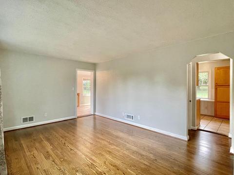 2540 Spring Rd SW, Roanoke, VA 24015 photo 5