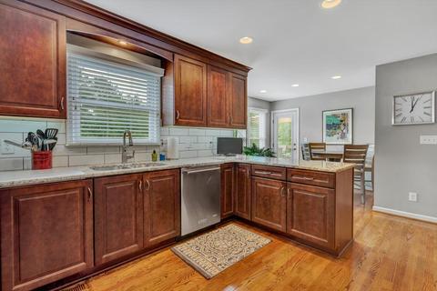 6010 Trinity Ct, Roanoke, VA 24018 photo 12