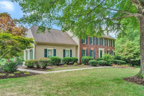 6010 Trinity Ct, Roanoke, VA 24018 photo 2
