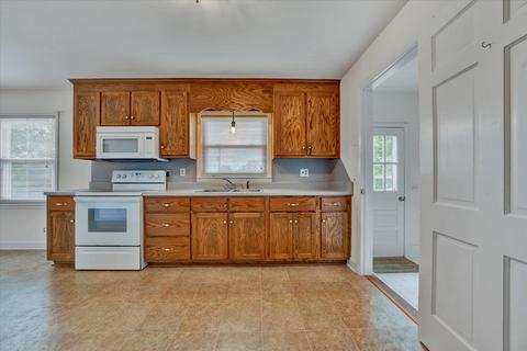 225 Arthur Cir, Ferrum, VA 24088 photo 8