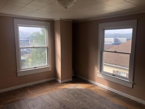 309 E Oak St, Covington, VA 24426 photo 17