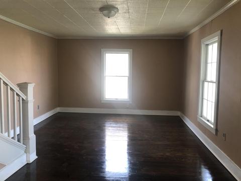 309 E Oak St, Covington, VA 24426 photo 9
