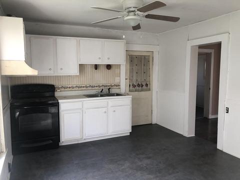 309 E Oak St, Covington, VA 24426 photo 10