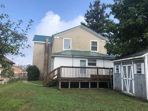 309 E Oak St, Covington, VA 24426 photo 3