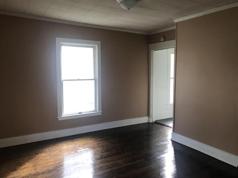 309 E Oak St, Covington, VA 24426 photo 11