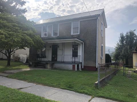 309 E Oak St, Covington, VA 24426 photo 2