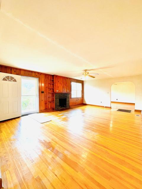 308 E Gordon St, Covington, VA 24426 photo 6