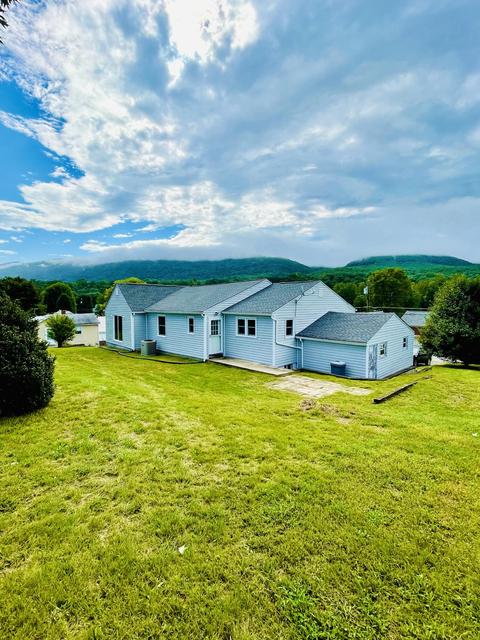 308 E Gordon St, Covington, VA 24426 photo 5