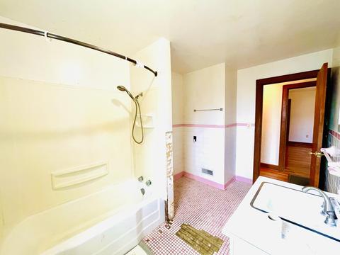 308 E Gordon St, Covington, VA 24426 photo 19