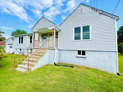 308 E Gordon St, Covington, VA 24426 photo 1