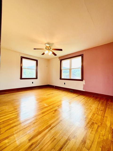 308 E Gordon St, Covington, VA 24426 photo 12