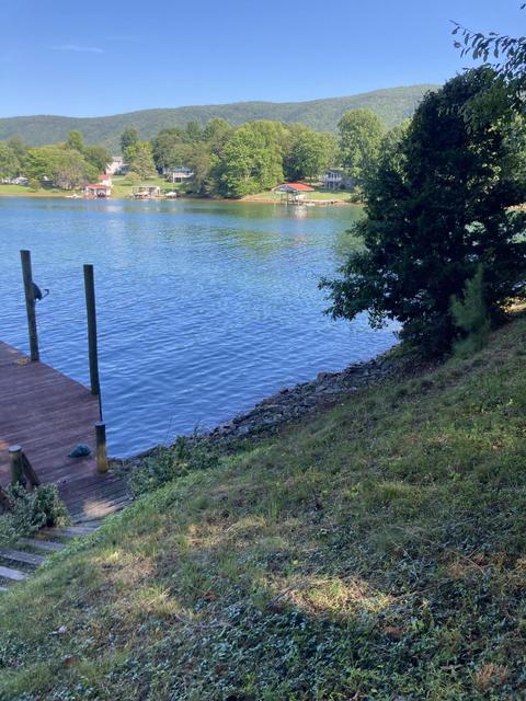 185 Hardy Ln, Penhook, VA 24137 photo 7
