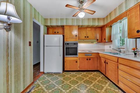 1002 Markham Cir SE, Roanoke, VA 24014 photo 12