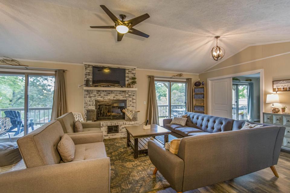  6015 Smith Mountain Rd, Penhook, VA 24137 photo 8