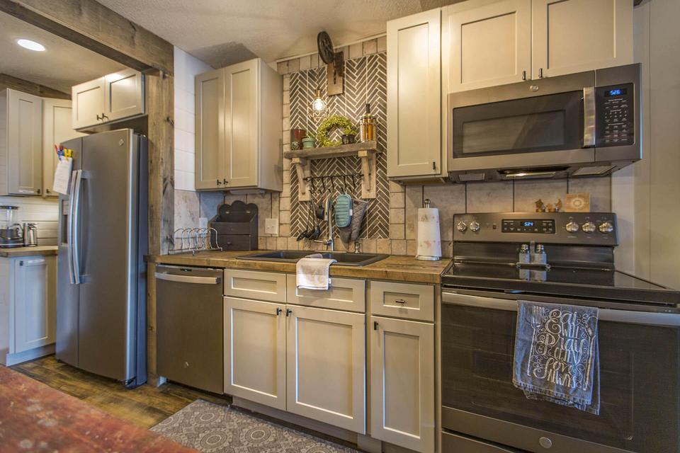  6015 Smith Mountain Rd, Penhook, VA 24137 photo 4