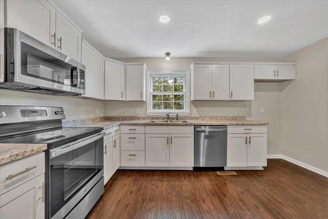 1726 Hidden Forest Dr, Goodview, VA 24095 photo 8
