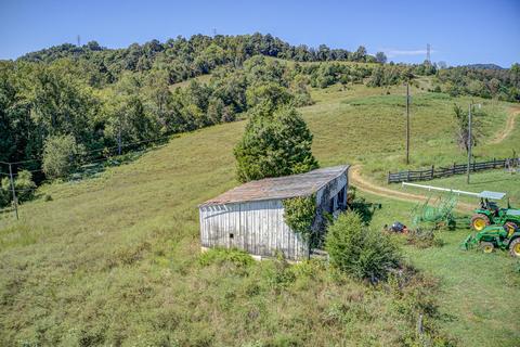 1375 Simmons Mill Rd, Thaxton, VA 24174 photo 11
