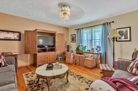 2177 Lipscomb Rd, Moneta, VA 24121 photo 5