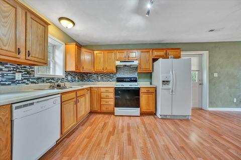 392 4th St, Buchanan, VA 24066 photo 10