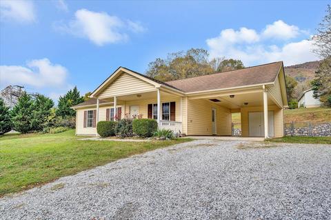 392 4th St, Buchanan, VA 24066 photo 1