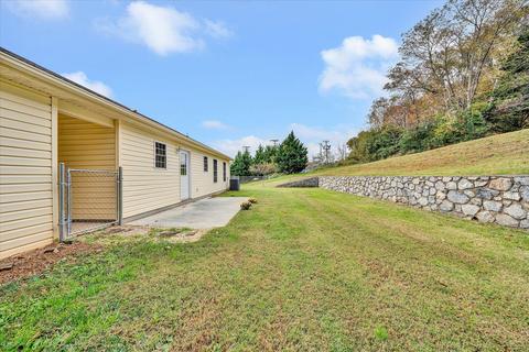 392 4th St, Buchanan, VA 24066 photo 22