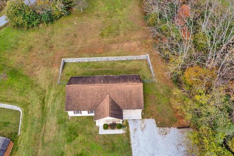 392 4th St, Buchanan, VA 24066 photo 25