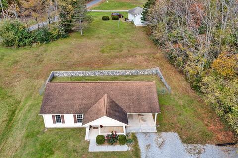 392 4th St, Buchanan, VA 24066 photo 24