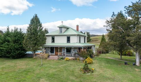 151 Cedar Ln, Buchanan, VA 24066 photo 1