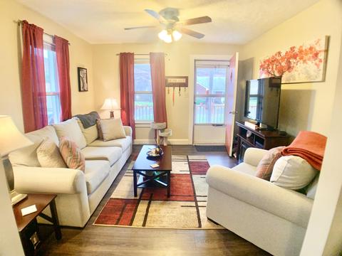126 E Gordon St, Covington, VA 24426 photo 6