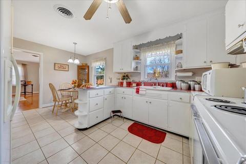 2955 Baker Dr, Vinton, VA 24179 photo 6