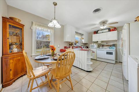 2955 Baker Dr, Vinton, VA 24179 photo 4