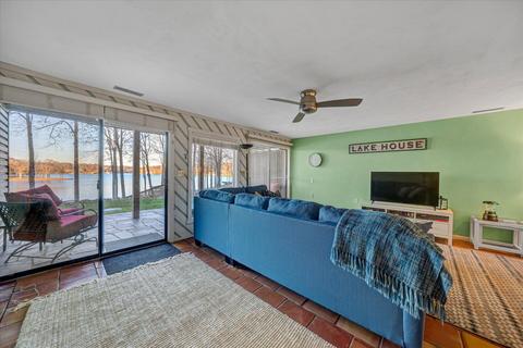 140 Windlass Pointe Dr, Moneta, VA 24121 photo 31